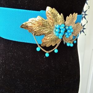 Vintage 80s 70s Women's Retro Blue Stretch Belt W/ Gold Tone Leaf & Bead Front